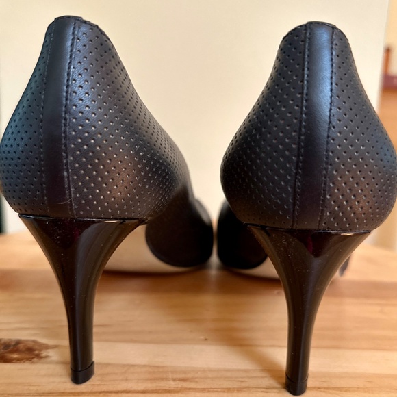 NEW Giorgio Armani Leather D'Orsay Pumps 3" Heel Perforated Matte Black $725 - Picture 4 of 9